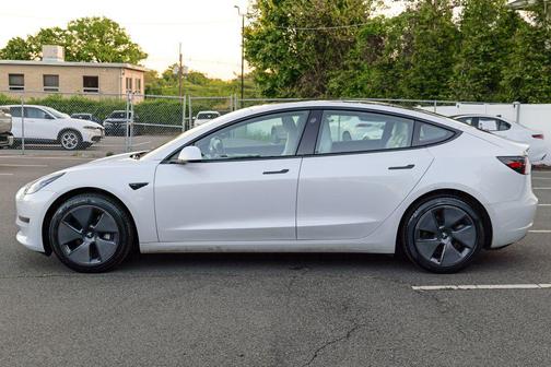 Pearl White Multi-Coat 2023 Tesla Model 3 Standard Range