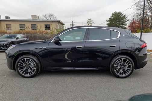 2025 Maserati Grecale Base