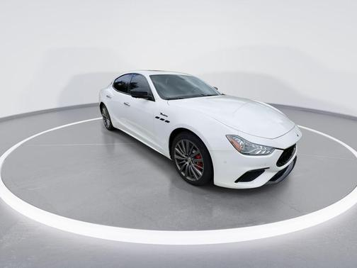 2022 Maserati Ghibli Modena Q4