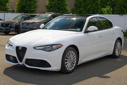 Alfa White 2022 Alfa Romeo Giulia Sprint