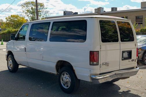 2012 Ford E350 Super Duty XLT