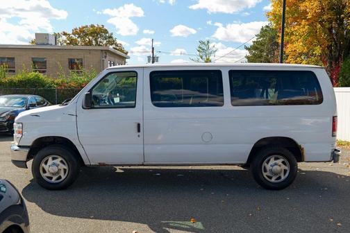 2012 Ford E350 Super Duty XLT