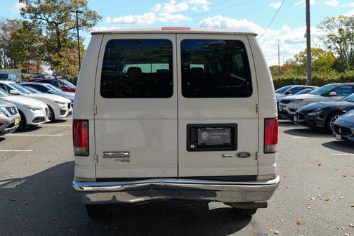 2012 Ford E350 Super Duty XLT