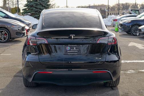 2022 Tesla Model Y Long Range Dual Motor All-Wheel Drive