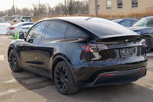 2022 Tesla Model Y Long Range Dual Motor All-Wheel Drive