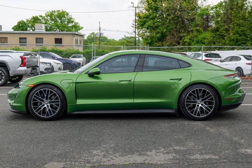 Mamba Green Metallic 2023 Porsche Taycan Base
