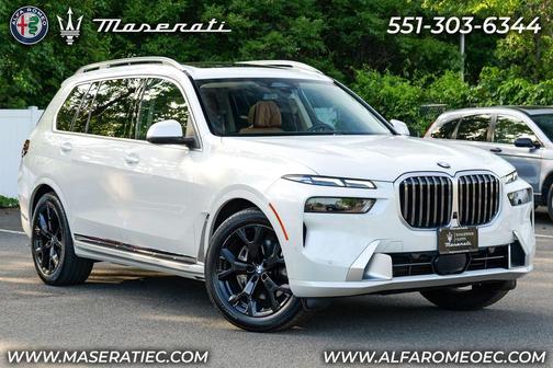 Mineral White Metallic 2025 BMW X7 xDrive40i