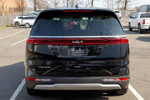 Aurora Black Pearl 2024 Kia Carnival EX