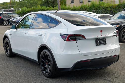 2023 Tesla Model Y Long Range Dual Motor All-Wheel Drive