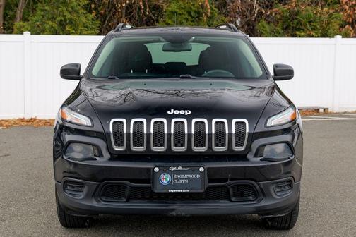 2017 Jeep Cherokee Sport