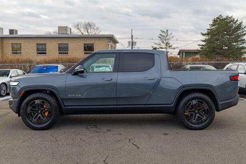 2022 Rivian R1T Adventure