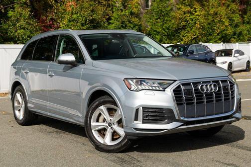 2024 Audi Q7 45 Premium Plus