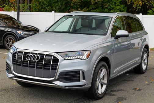 2024 Audi Q7 45 Premium Plus