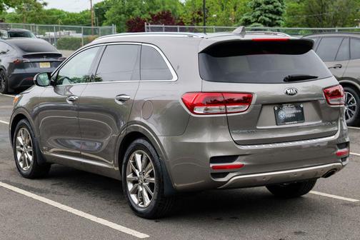 Titanium Silver 2016 Kia Sorento SXL