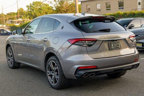 2022 Maserati Levante Modena