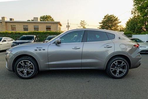 2022 Maserati Levante Modena