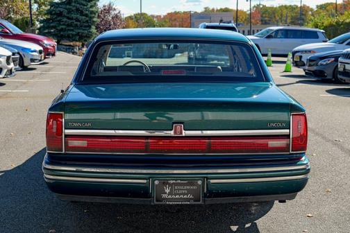 1993 Lincoln Town Car Executive
