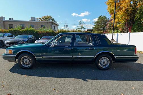 1993 Lincoln Town Car Executive