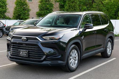 Midnight Black Metallic 2024 Toyota Grand Highlander XLE