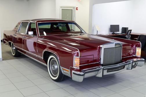 Red 1979 Lincoln Town Car
