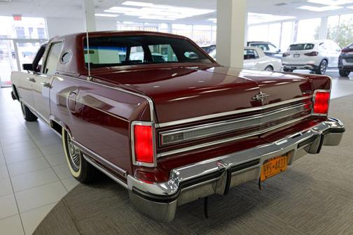 Red 1979 Lincoln Town Car