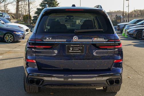 2023 BMW X7 M60i