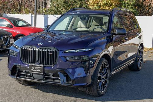 2023 BMW X7 M60i