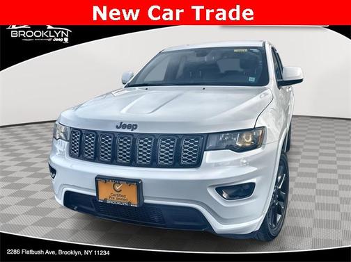 2022 Jeep Grand Cherokee Laredo