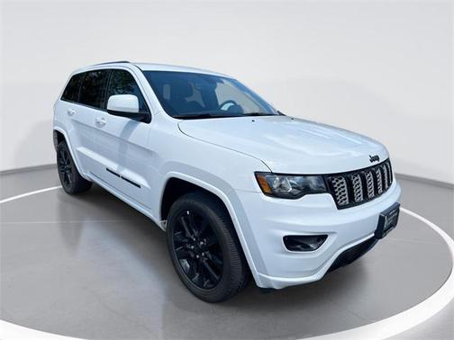 2022 Jeep Grand Cherokee Laredo