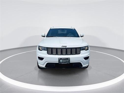 2022 Jeep Grand Cherokee Laredo