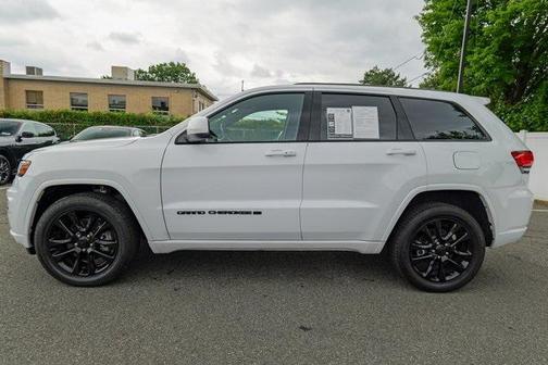 2022 Jeep Grand Cherokee Laredo
