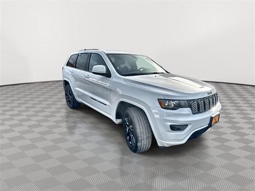 2022 Jeep Grand Cherokee Laredo