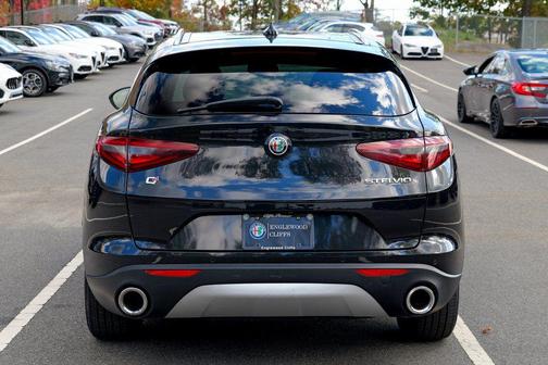 2021 Alfa Romeo Stelvio Base