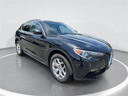 2021 Alfa Romeo Stelvio Base