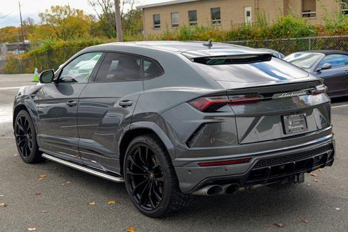 2019 Lamborghini Urus Base