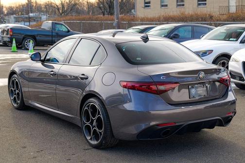 2022 Alfa Romeo Giulia Veloce