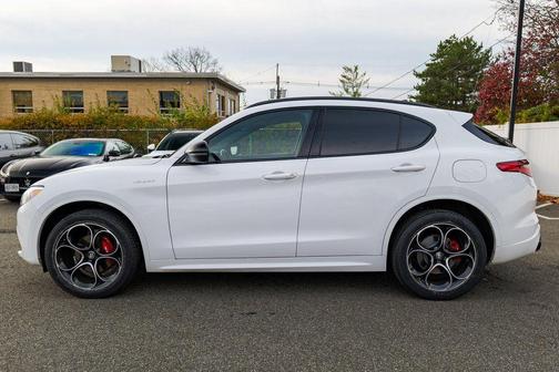 2023 Alfa Romeo Stelvio Veloce AWD