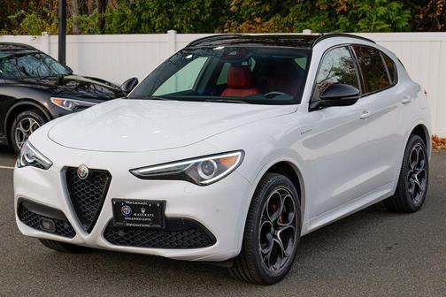 2023 Alfa Romeo Stelvio Veloce AWD