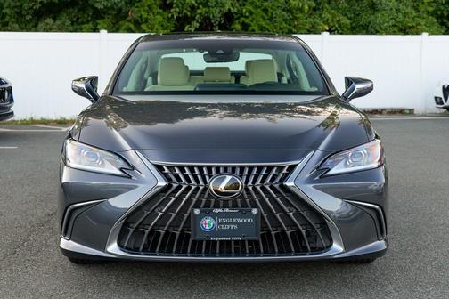 2022 Lexus ES 350 Base