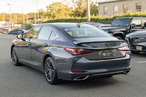 2022 Lexus ES 350 Base