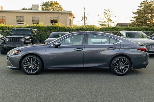 2022 Lexus ES 350 Base