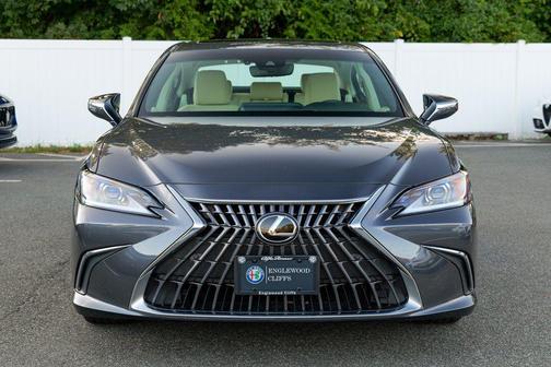 2022 Lexus ES 350 Base