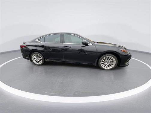 2021 Lexus ES 300h Luxury