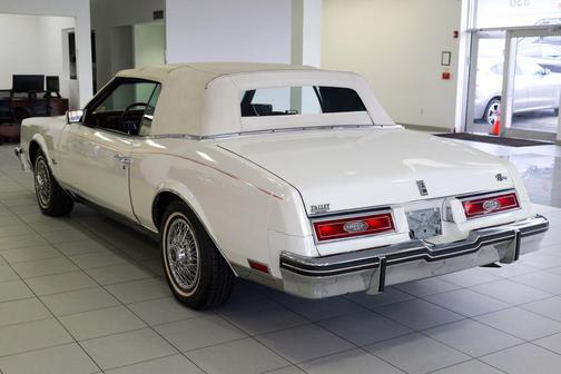 1982 Buick Riviera Base