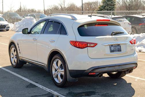 2011 INFINITI FX35 Base
