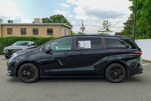 2022 Toyota Sienna XLE 7 Passenger