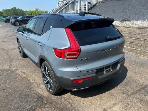 2020 Volvo XC40 T5 R-Design