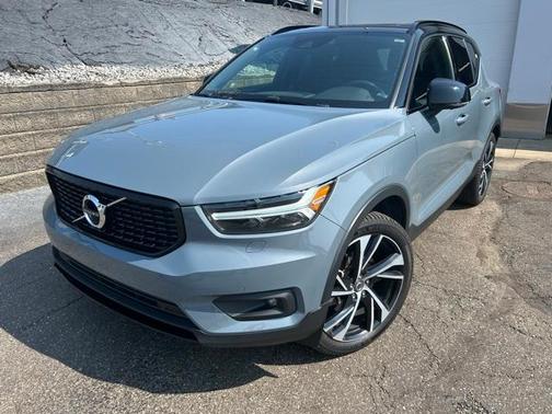 2020 Volvo XC40 T5 R-Design