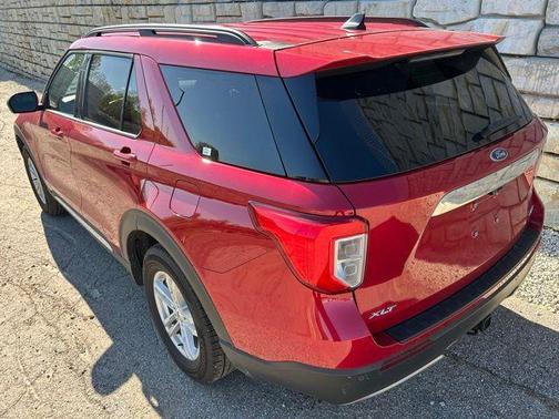 Rapid Red Metallic Tinted Clearcoat 2023 Ford Explorer XLT
