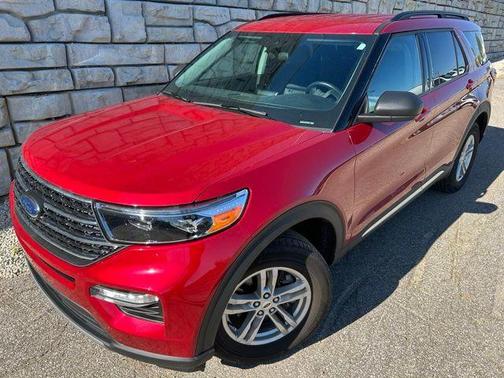 Rapid Red Metallic Tinted Clearcoat 2023 Ford Explorer XLT